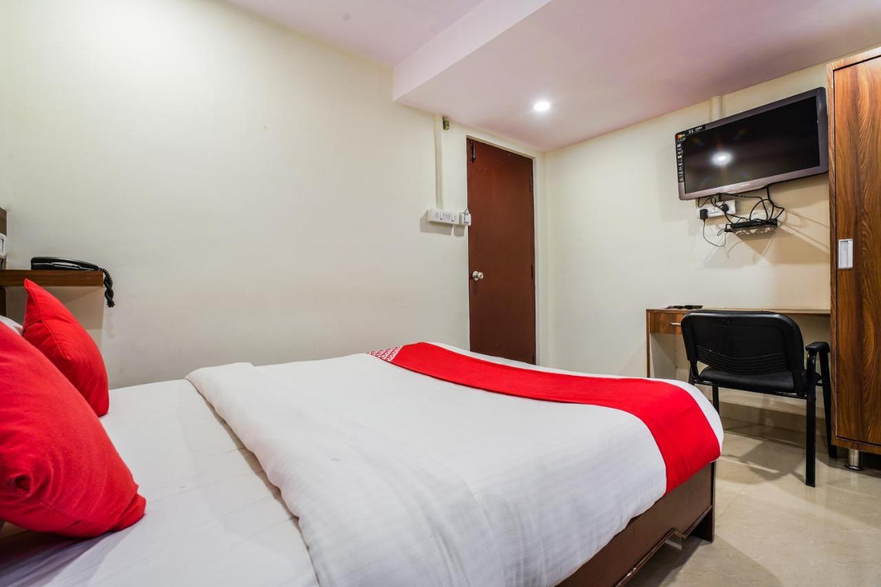 Oyo 588 Kmr Hospitality Services Hyderabad Exterior photo