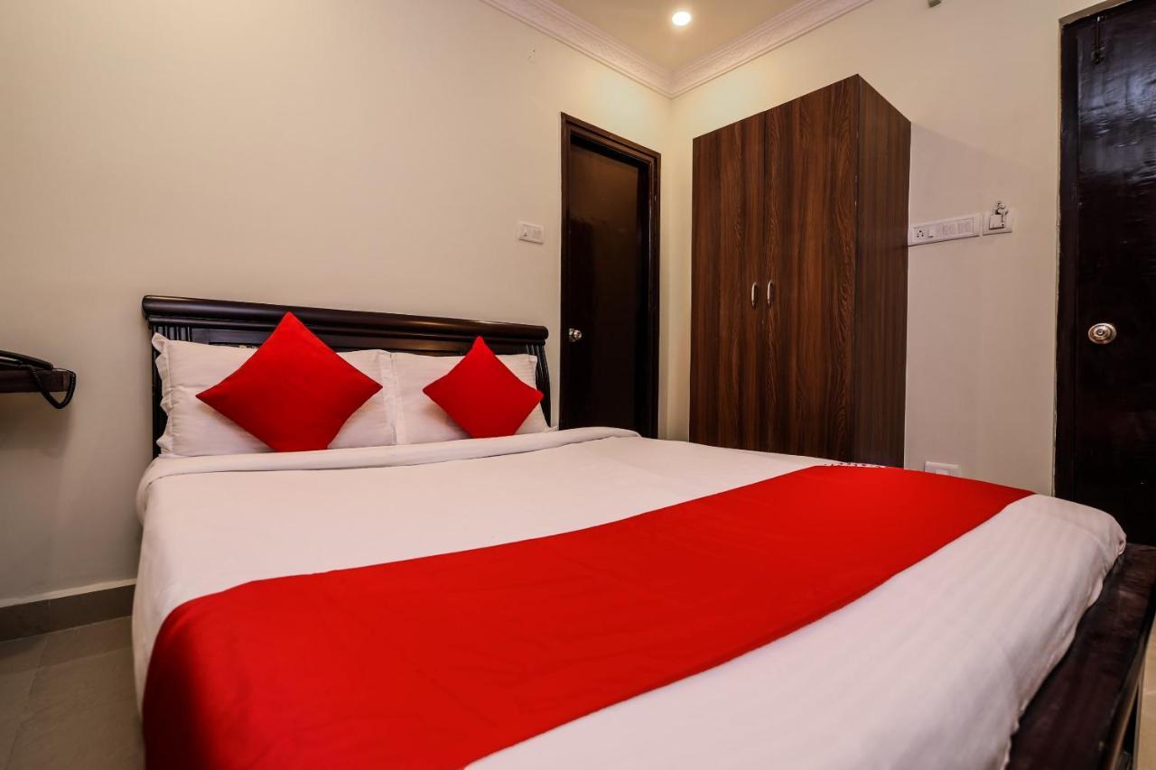 Oyo 588 Kmr Hospitality Services Hyderabad Exterior photo