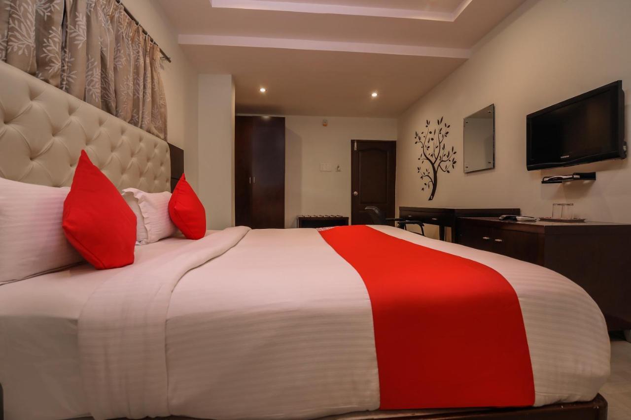 Oyo 588 Kmr Hospitality Services Hyderabad Exterior photo